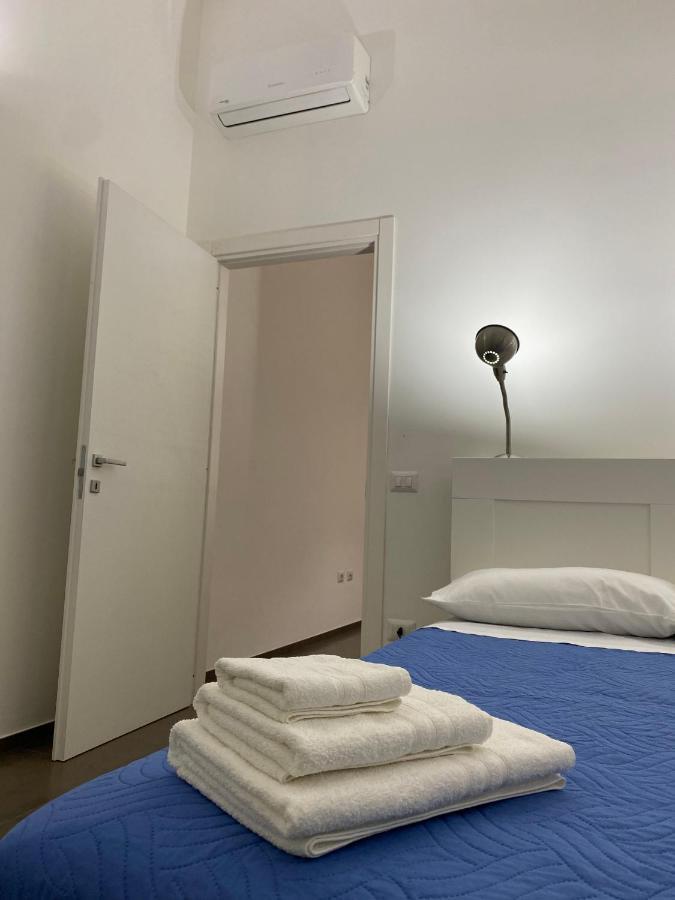 Premium Apartment City Center Cagliari Bagian luar foto