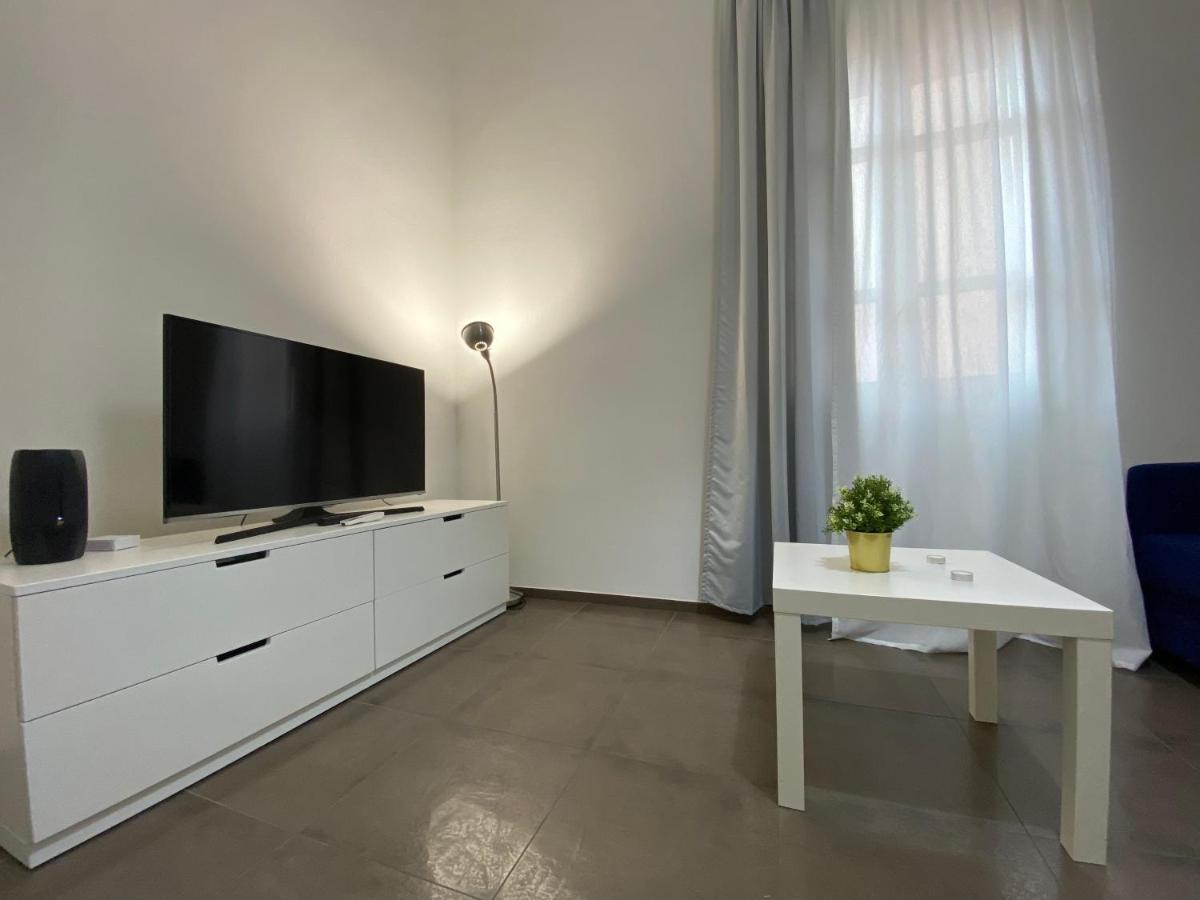 Premium Apartment City Center Cagliari Bagian luar foto